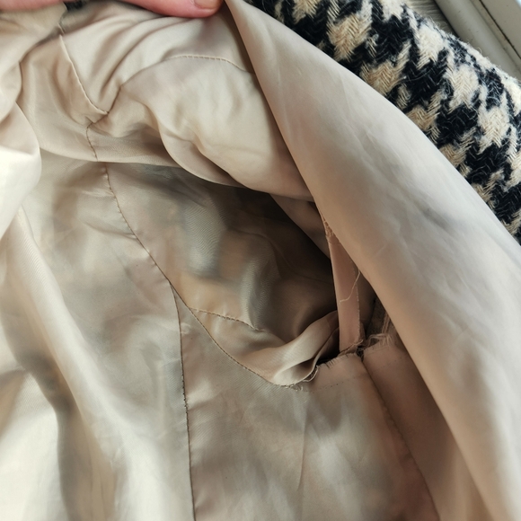 Houndstooth Ann Taylor blazer - Picture 5 of 6